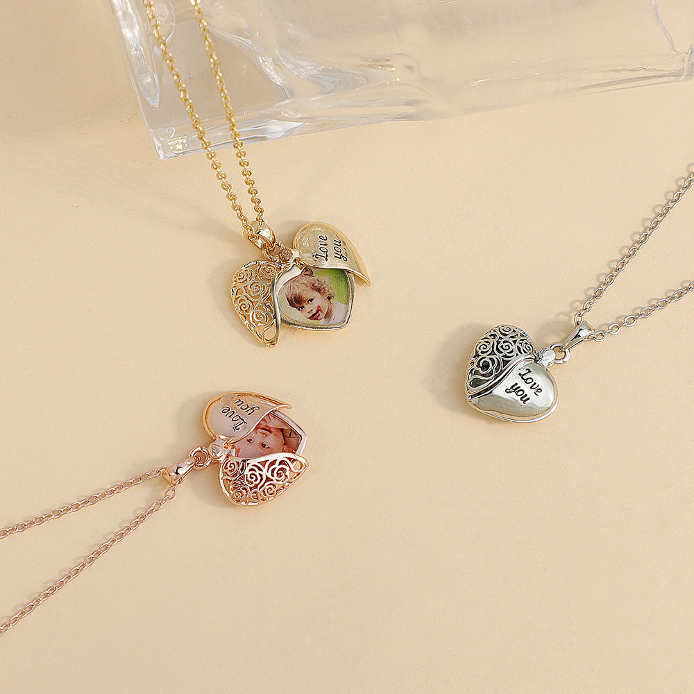  Personalized heart-shaped semi hollow Peach Heart Necklace 