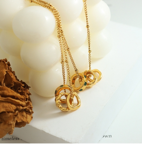 Zircon Ring Pendant Necklace