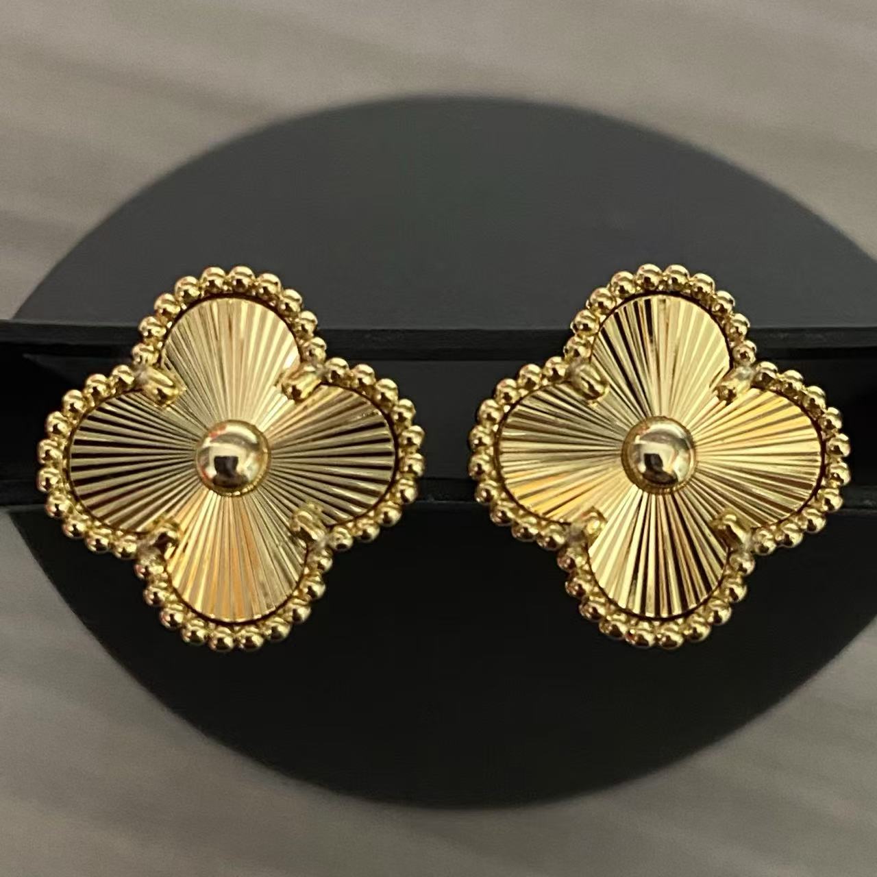 Lucky Four Leaf Clover Chain Jewelry