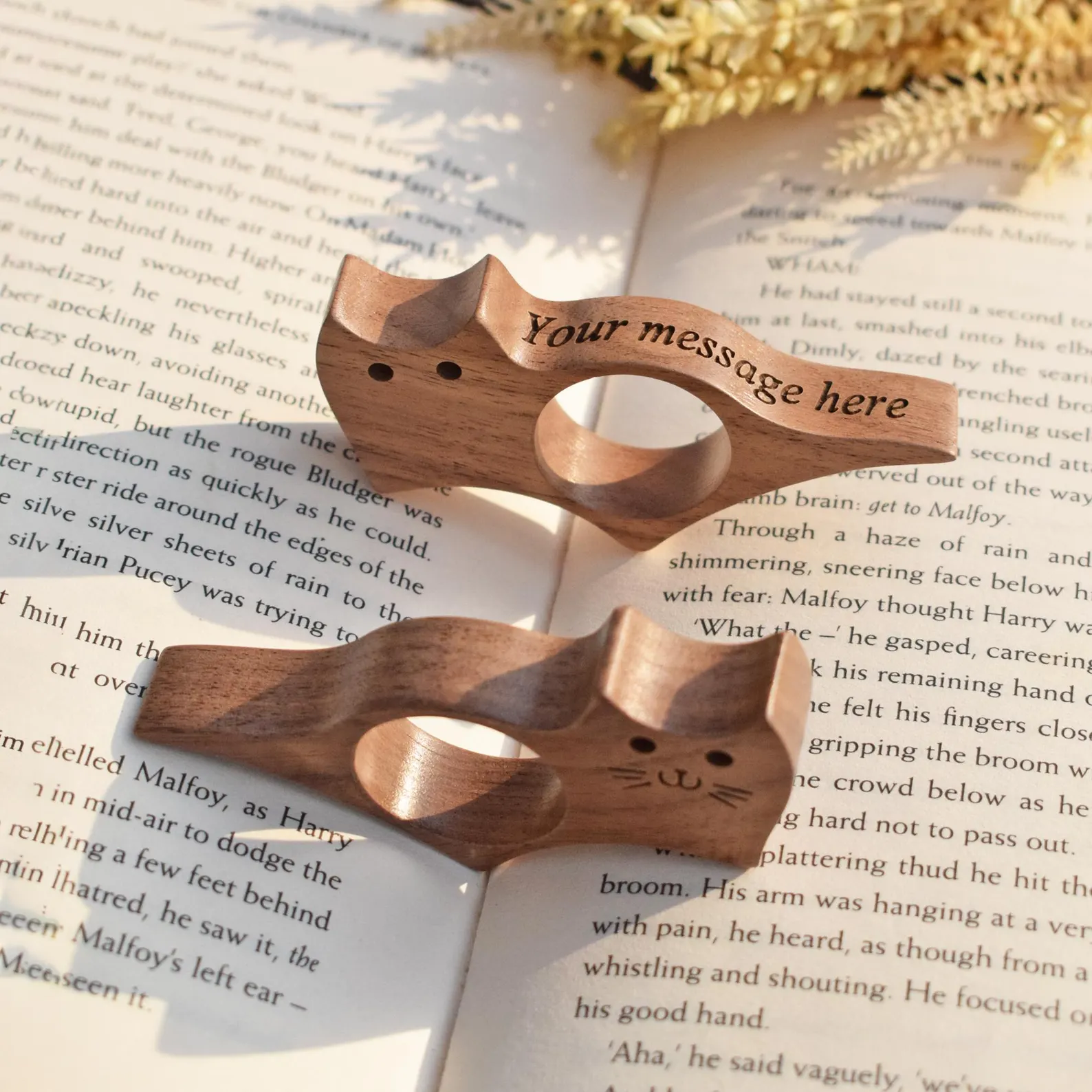 Personalized Walnut Dog&Cat Book Page Holder - Custom Engraved