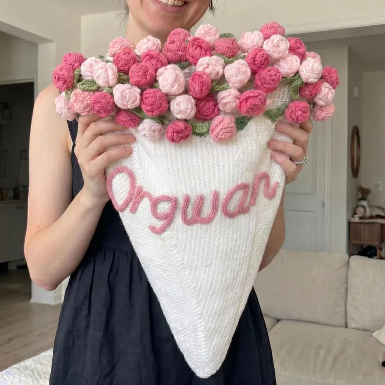 Personalized crochet flower blanket, custom name rose bouquet blanket, handmade bouquet